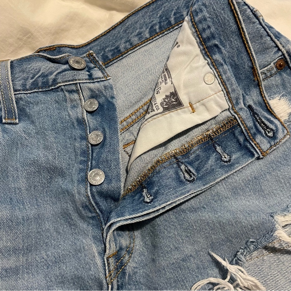 Levi’s Women’s 501 Original Shorts “Sansome Straggler” Blue - Picture 4 of 12